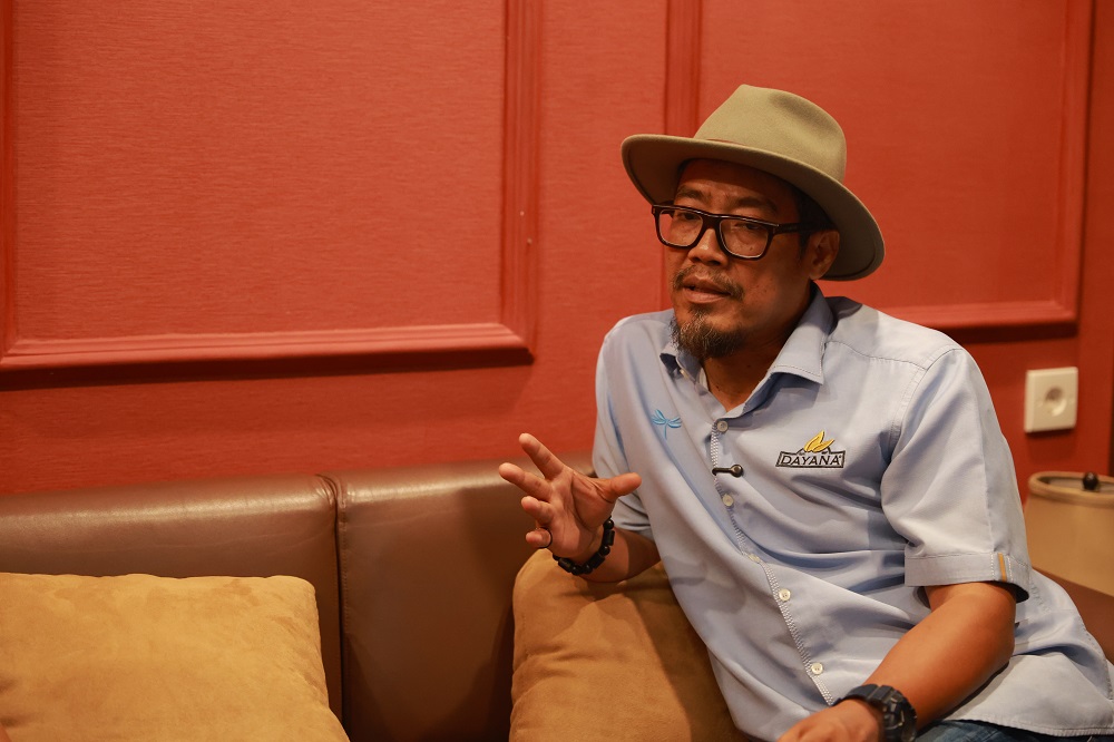 Belajar Sambil Nikmati Cerutu di Club Dayana Sentul