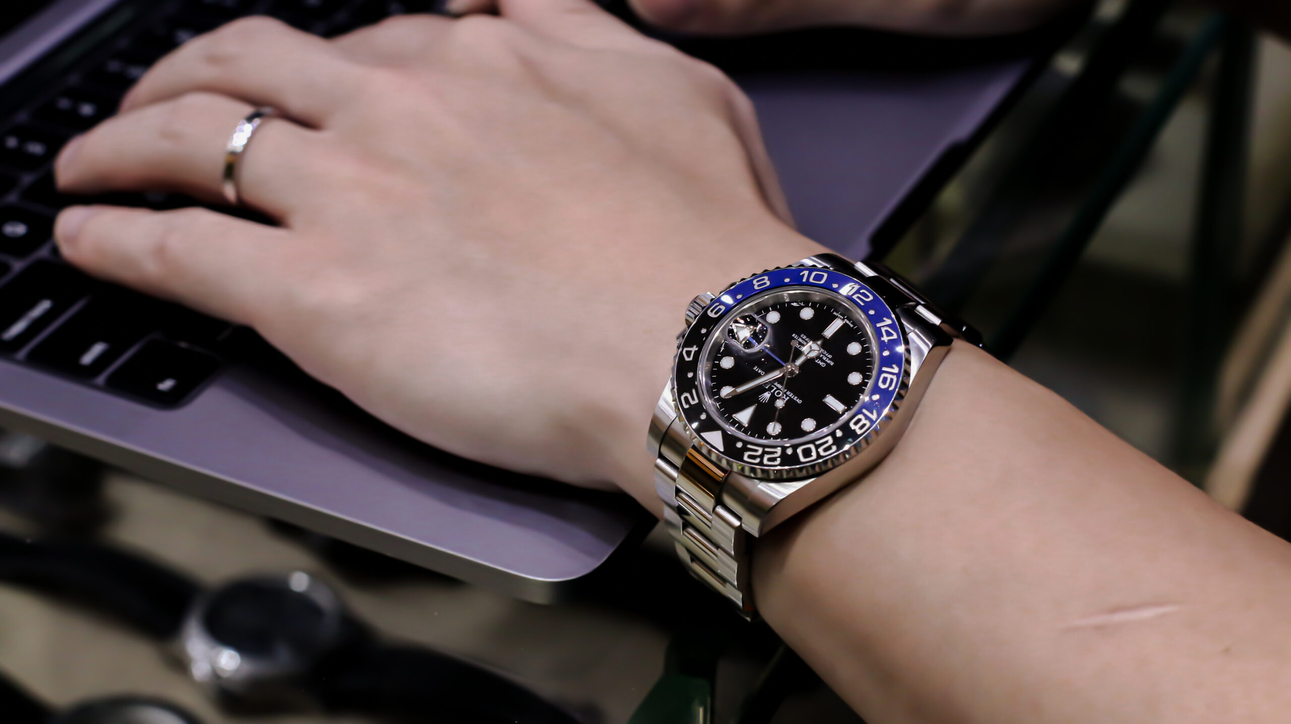 Punya Jam Tangan Mewah? Ini Tips Cerdas Merawatnya