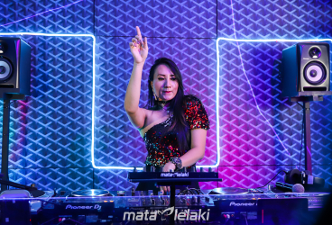 DJ Moy Yi Perform at Studio Matalelaki 