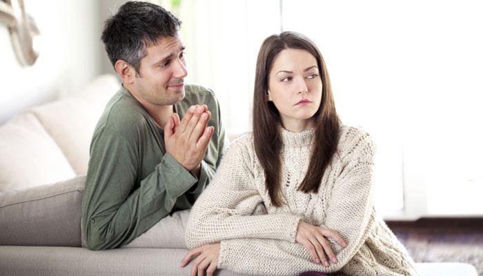 4 Cara Benar Mengucapkan Maaf ke Pasangan Anda