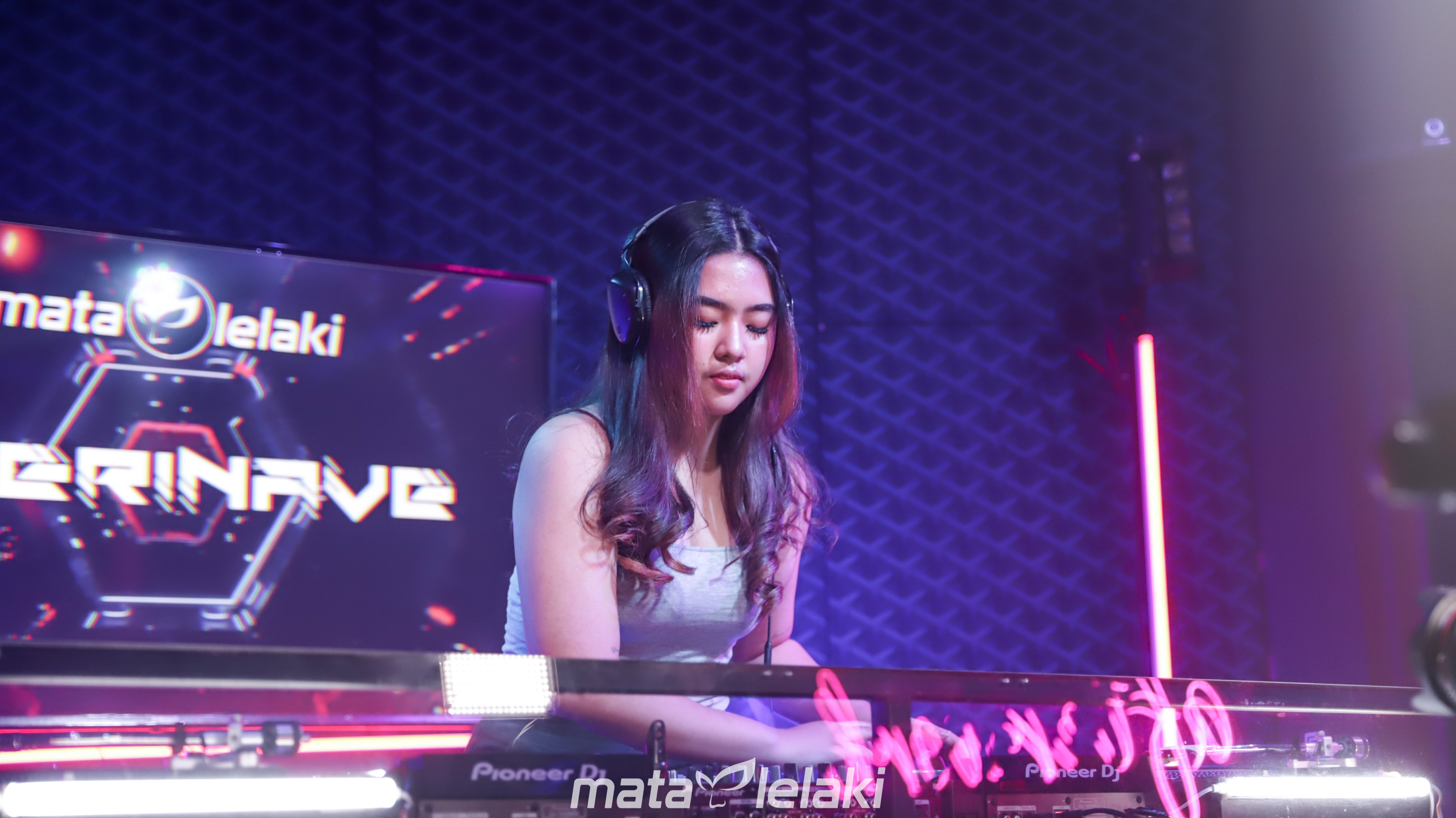 DJ Sherinave DJ Sherinave