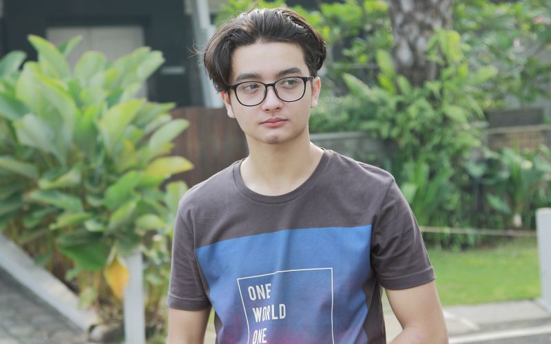 Profil Bryan Domani, Artis Tampan Berkulit Putih