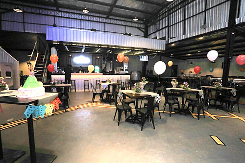 The Captain Urban, Lounge Unik dengan Nuansa Dirgantara