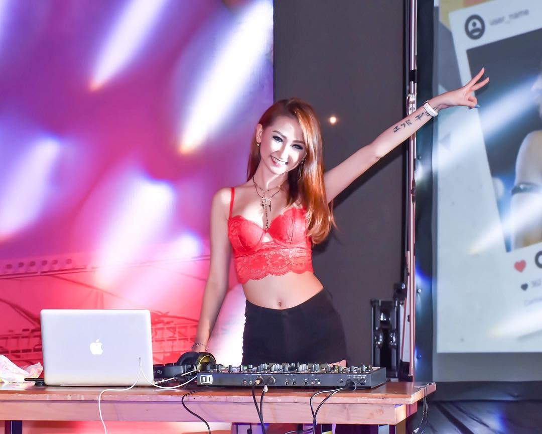 Profil DJ Diony, Pernah Diminta Topless