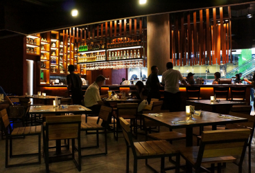 District 10 Resto and Bar, Lokasi Nongkrong Terbaik di Medan