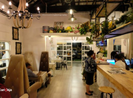 Nongkrong dengan Ribuan Bunga di KITO Floral Cafe & Resto Medan