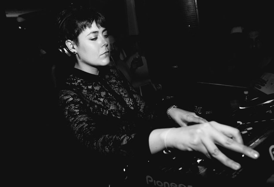 Louisa Pillot, DJ Sekaligus Vokalis Dengan Wajah Eksotis