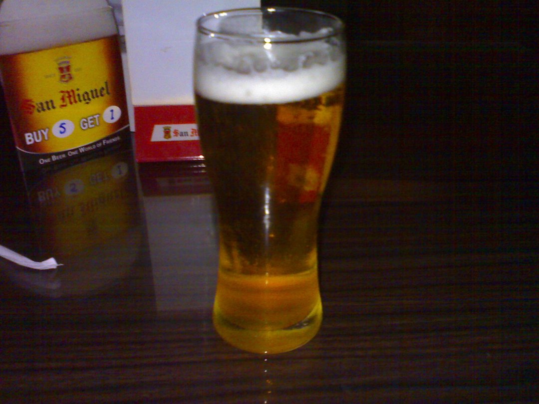 Minum Bir Ala Jerman di Bier n Flugel