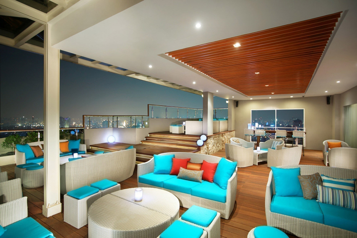 10 Rooftop Bar di Jakarta yang Instagramable