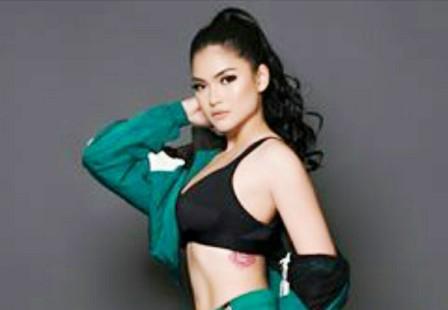 DJ Desh, Female DJ yang Tampil di Depan Narapidana