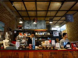 Kozi Coffee 1.0, Eks Gudang Militer yang Dimodifikasi Jadi Coffee Shop