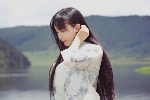 Youtuber Cantik Li ZiQi,  Kaya Raya Hidup di Desa