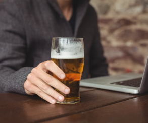 Minum Bir Tingkatkan Performa Seks? Ini Faktanya