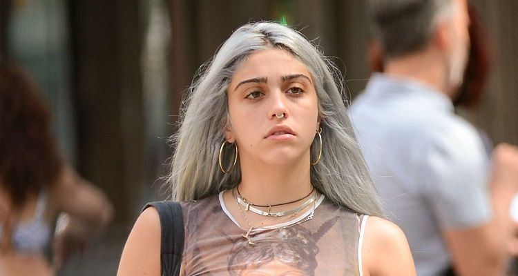 Gaya Seksi Lourdes Leon Sang Putri Madonna Matalelaki Com