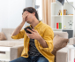 Sulit Lepas dari Smartphone? Ini Bahayanya!
