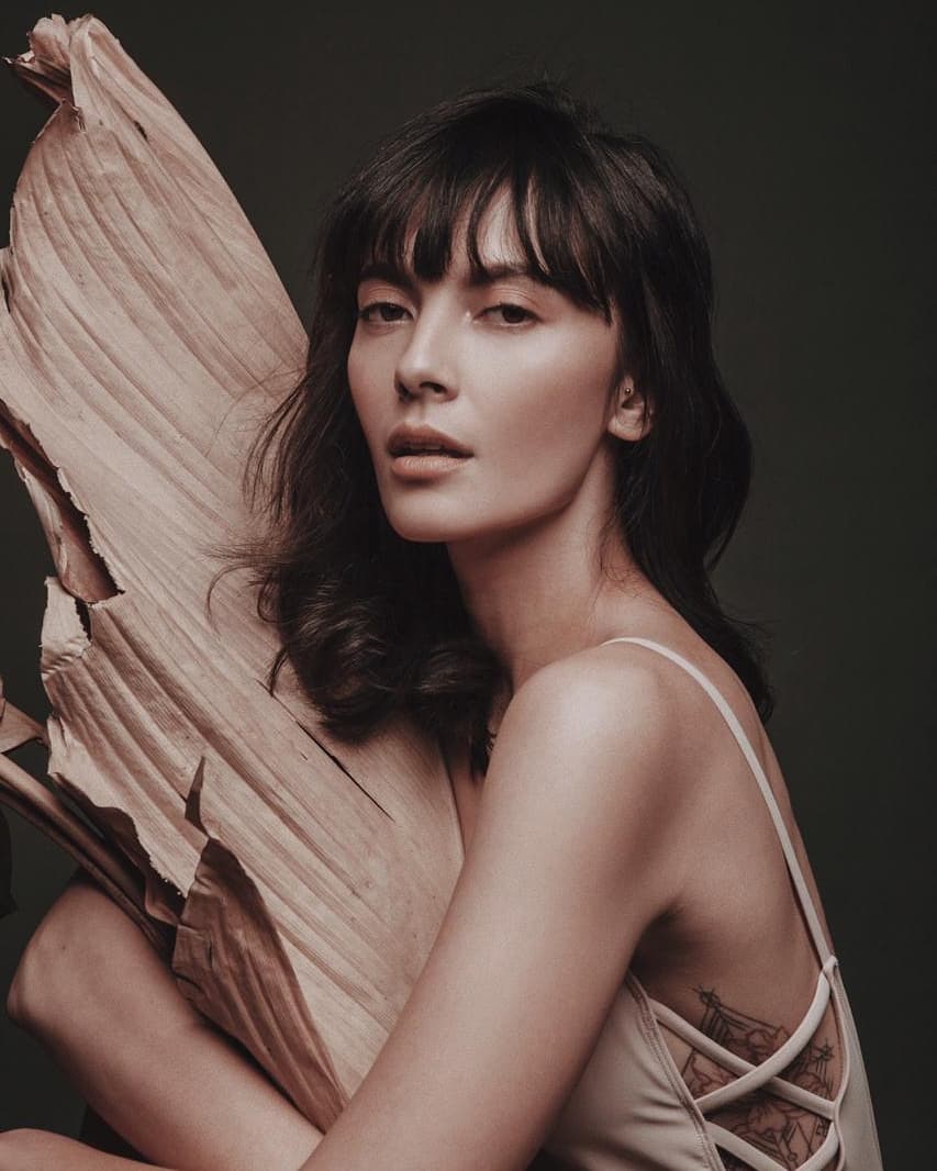 Profil Model Widika Sidmore, Model Indonesia Berwajah Bule