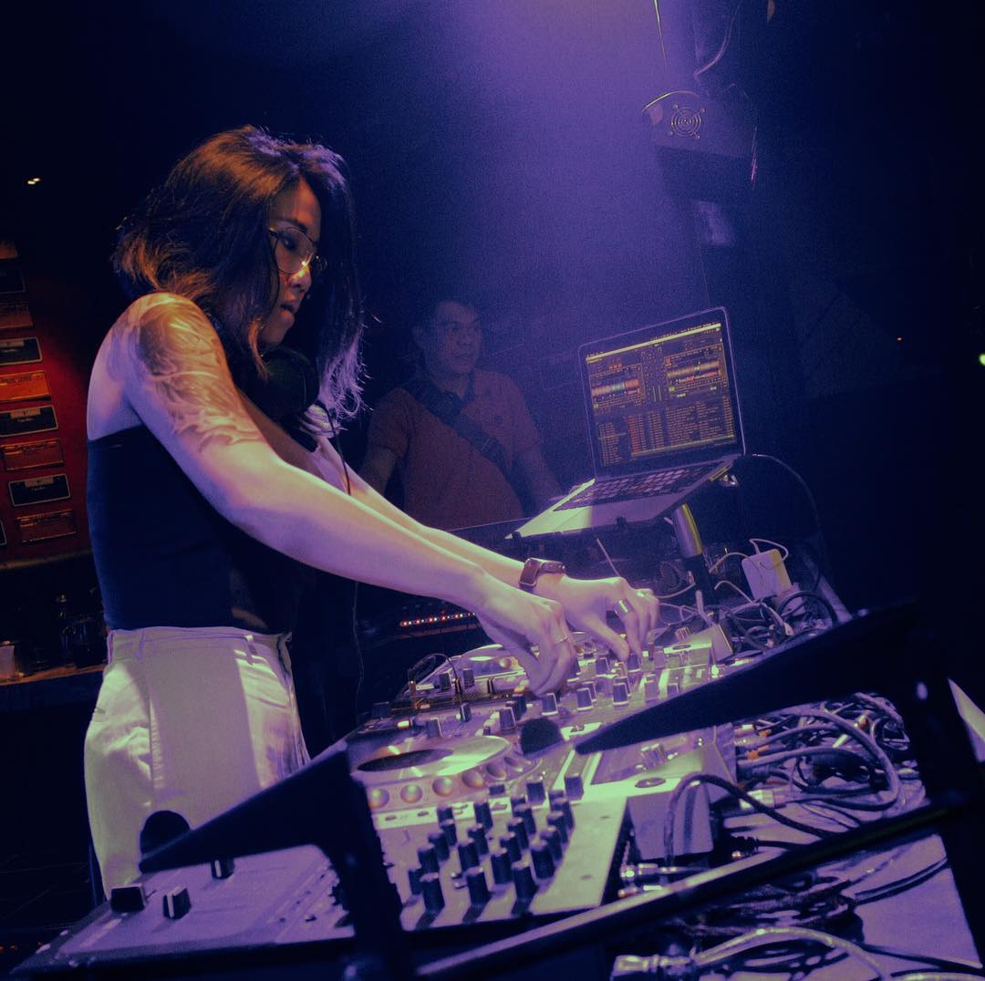 DJ Jeia Rogue, Female DJ Metal Beraliran Electro