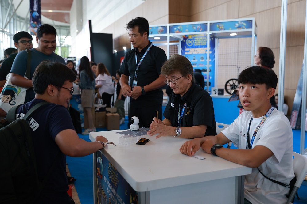 IMX 2025 Day 2: Bertabur Tokoh Terkenal!