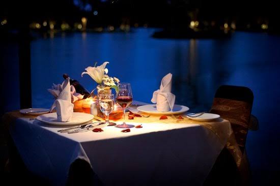 4 Tips Menciptakan Momen Makan Malam Romantis Bersama Pasangan