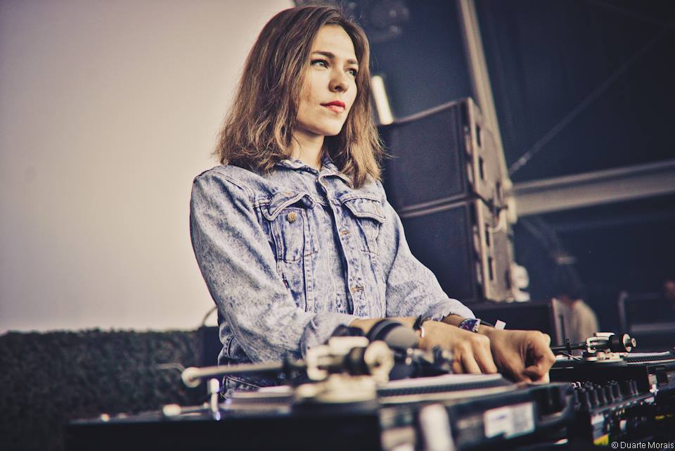 Profile DJ Nina Kraviz, DJ Sekaligus Dokter Gigi Berbakat. @ninakraviz. 