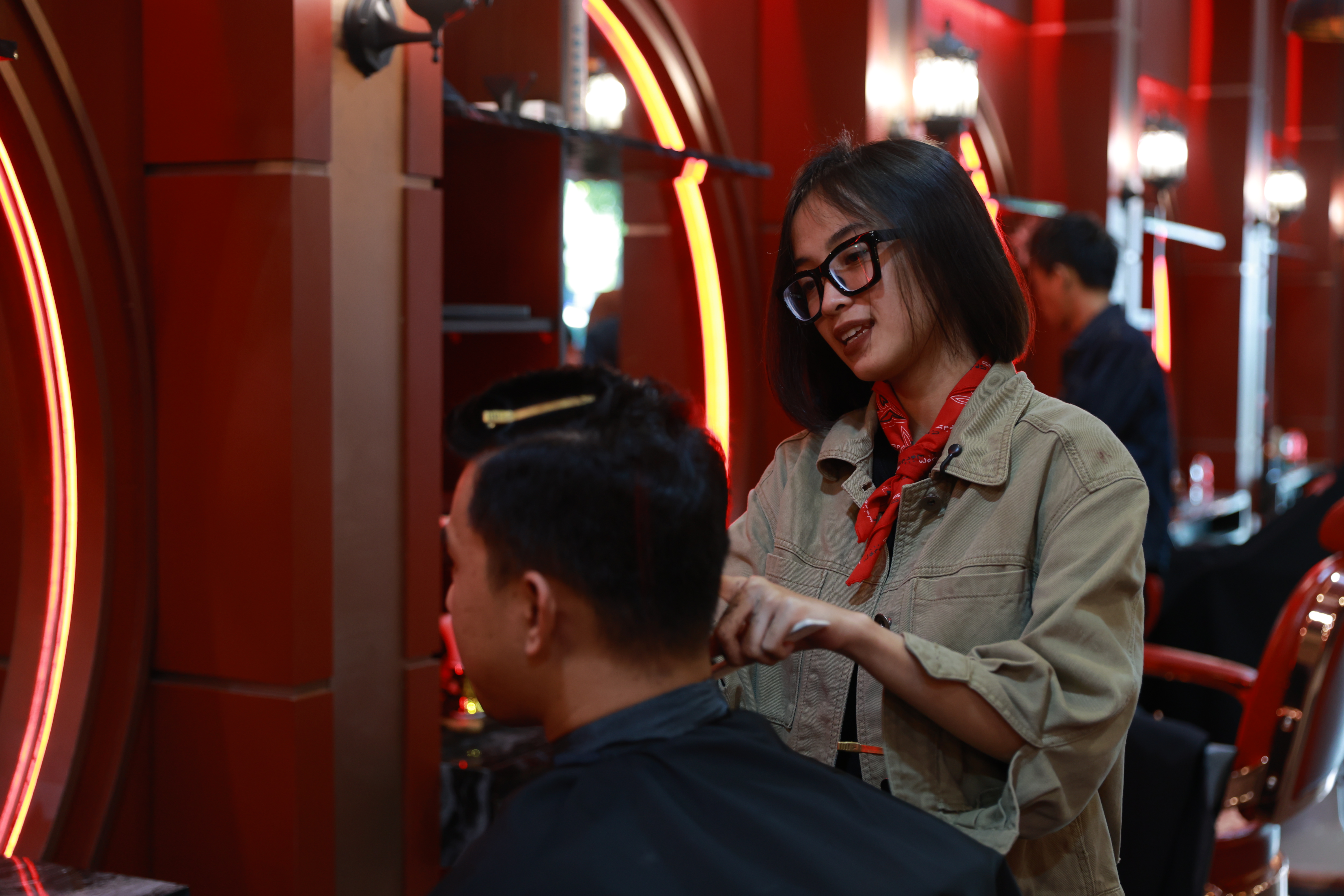 Kenalan dengan Layla, Sang Lady Barber di Jaksel