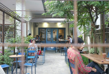 Blue Doors Coffee yang Wajib Anda Kunjungi di Bandung