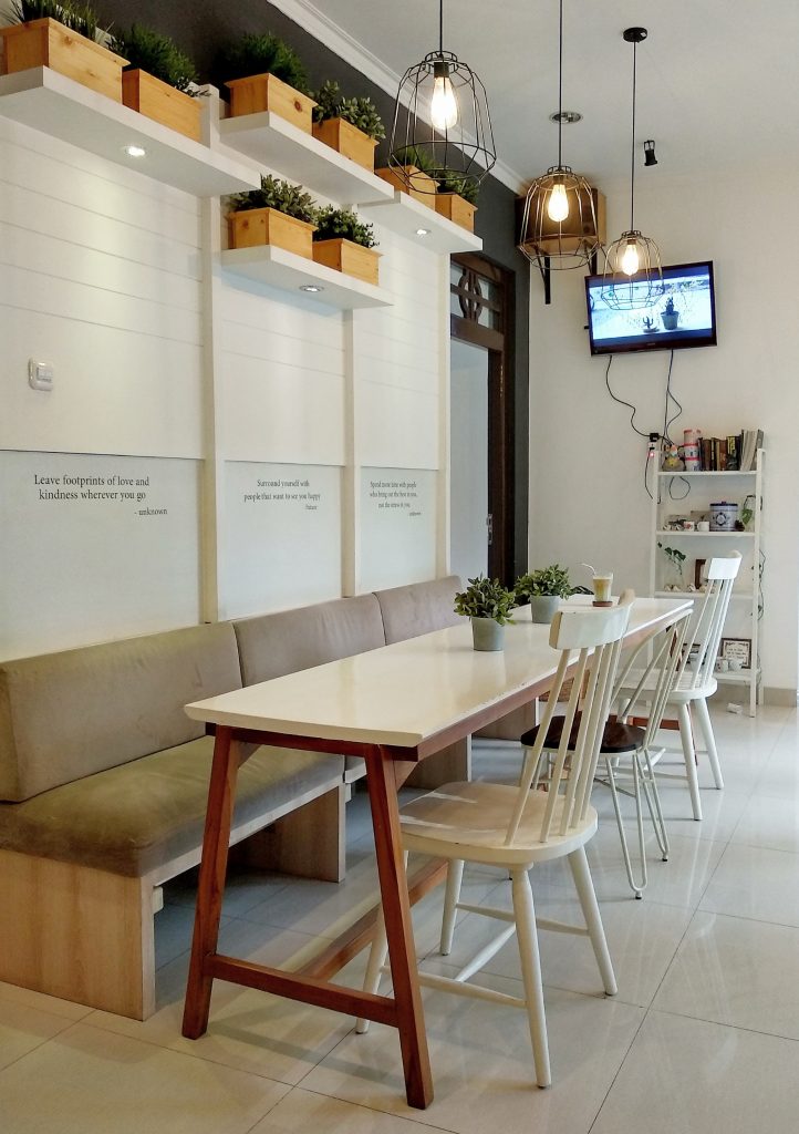 Menikmati Ngopi Rasa Rumah di Jacob Koffie Huis