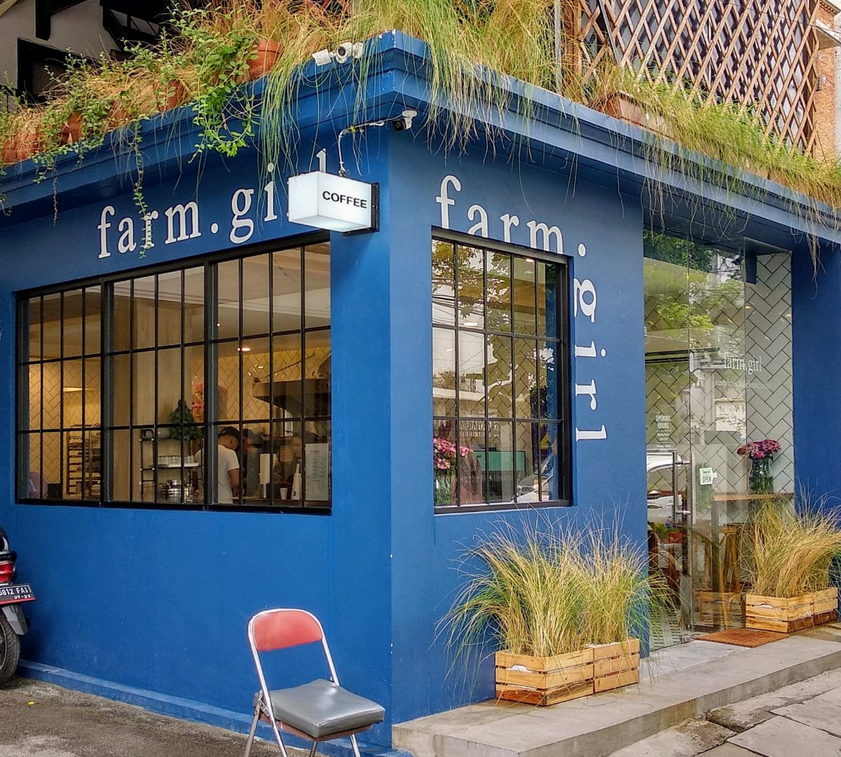 Farmgirl Cafe, Cafe dengan Desain Biru Bergaya American Dinner