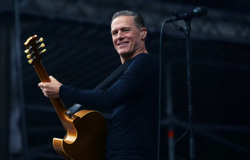 Bryan Adams Siap Guncang Jakarta Lewat Konser Roll With The Punches