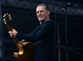 Bryan Adams Siap Guncang Jakarta Lewat Konser Roll With The Punches