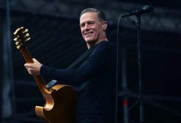 Bryan Adams Siap Guncang Jakarta Lewat Konser Roll With The Punches