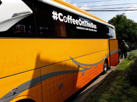 Unik, Cafe di Yogyakarta Ini Tawarkan Minum Kopi di Dalam Bus