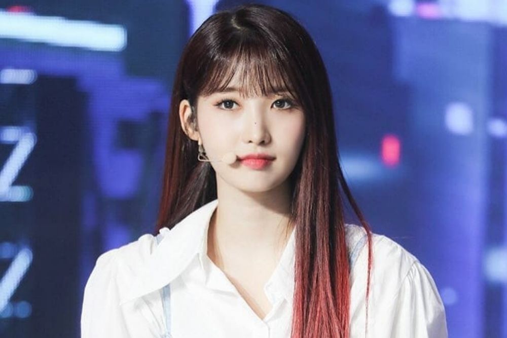 Cantiknya Potret Kece Sihyeon Sang Leader Everglow