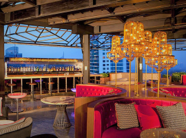 Cloud Lounge: Tempat Manjakan Diri di Salah Satu Rooftop Terbaik di jakarta