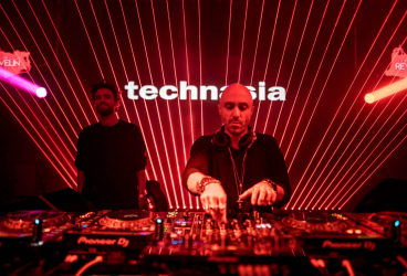 Charles Siegling Alias DJ Technasia yang Unik