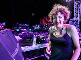 Annie Mac, Mulai Dari Penyiar Hingga Menjadi DJ Irlandia Terkenal