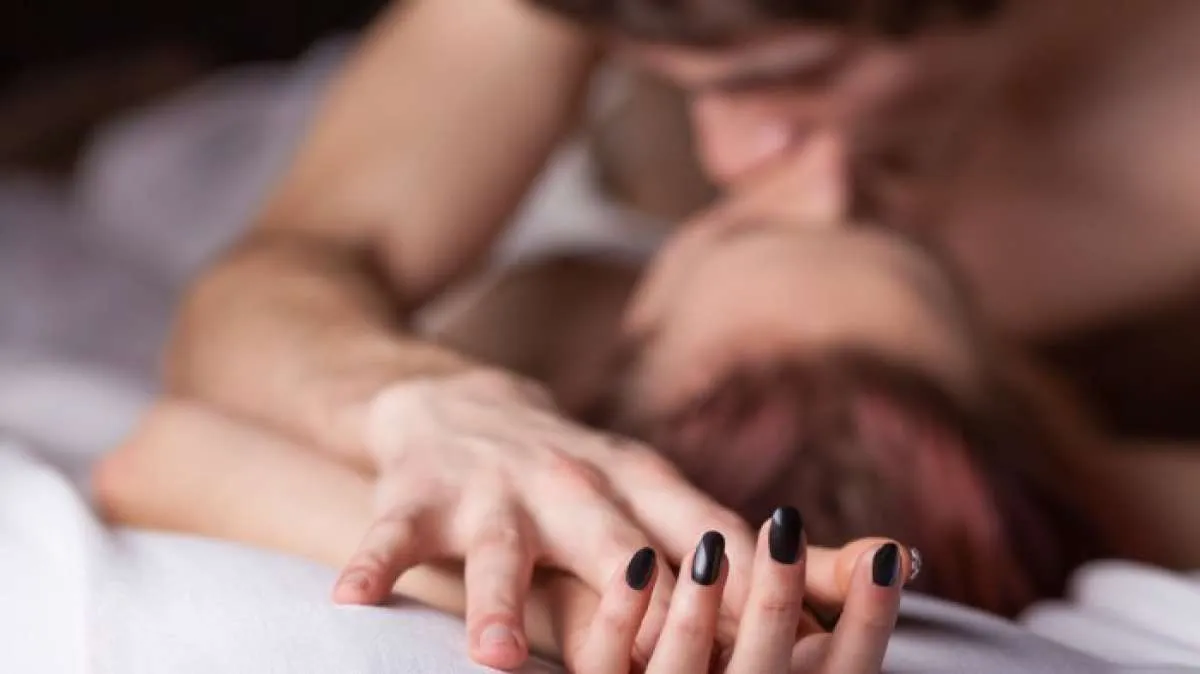 Buat Kehidupan Seksual Sehat dengan Berenang