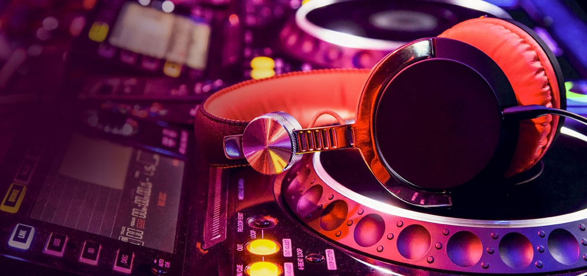 Ingin Berkarir Sebagai DJ ? Simak Artikel Berikut 