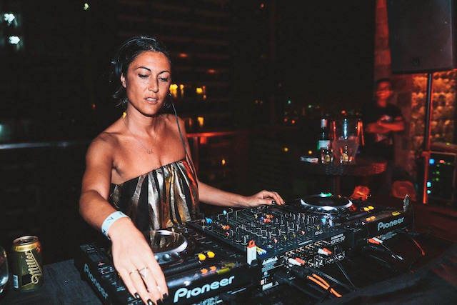 DJ Francesca Lombardo, Berkarir Dari Musik Klasik Hingga Musik Elektronik