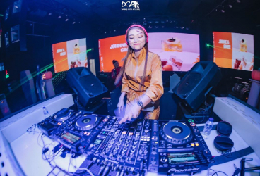 Oshien Zuky, DJ Cantik yang Juga Jago Tarik suara