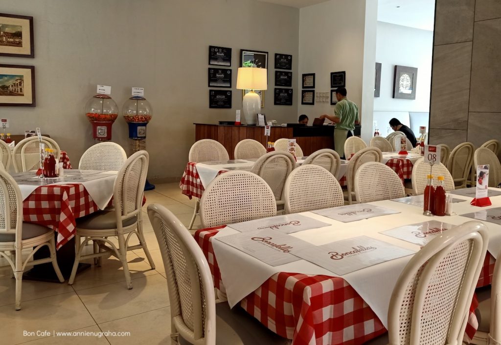 Menikmati Steak dan Ice Cream di Boncafe Steak Surabaya