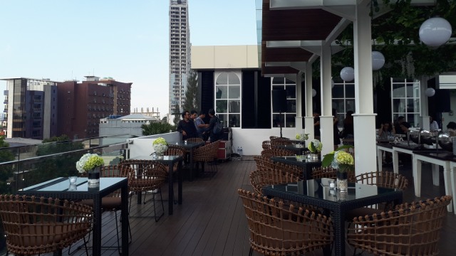 Nongkrong Sehat di Sixth On Rooftop Menteng
