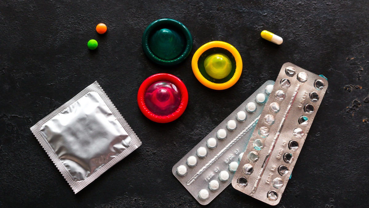 Kombinasi Pil KB dan Kondom, Perlukah?