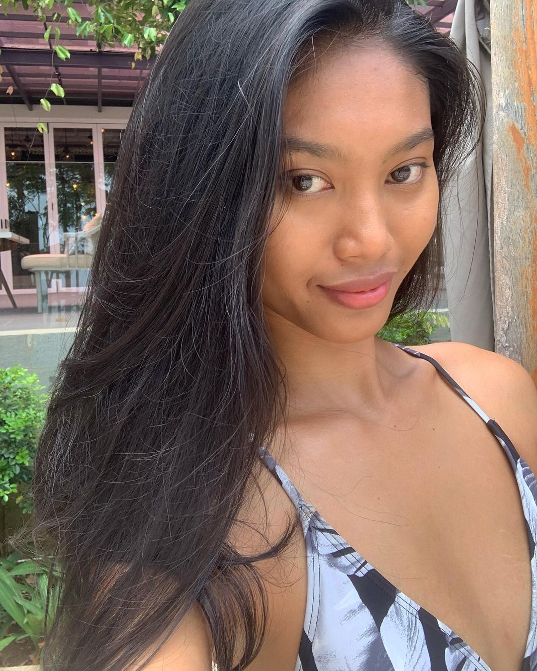 Devita Ravani, Model Cantik Asal Brebes yang Menaklukkan Milan