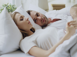Stres dan Kurang Tidur Turunkan Gairah Seksual, Kenapa?!