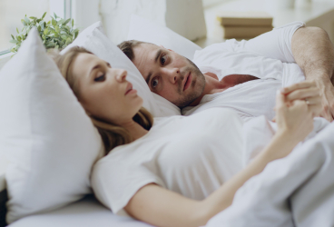 Stres dan Kurang Tidur Turunkan Gairah Seksual, Kenapa?!