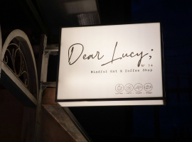 Dear Lucy Cafe Legian, Berburu Foto Instagramable di Dog Cafe