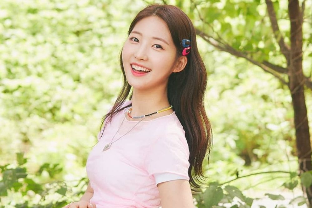 Cantiknya Potret Kece Sihyeon Sang Leader Everglow