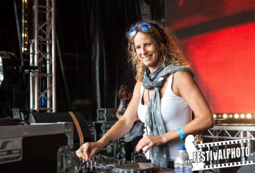 DJ Techno Jerman Monika Crushe 
