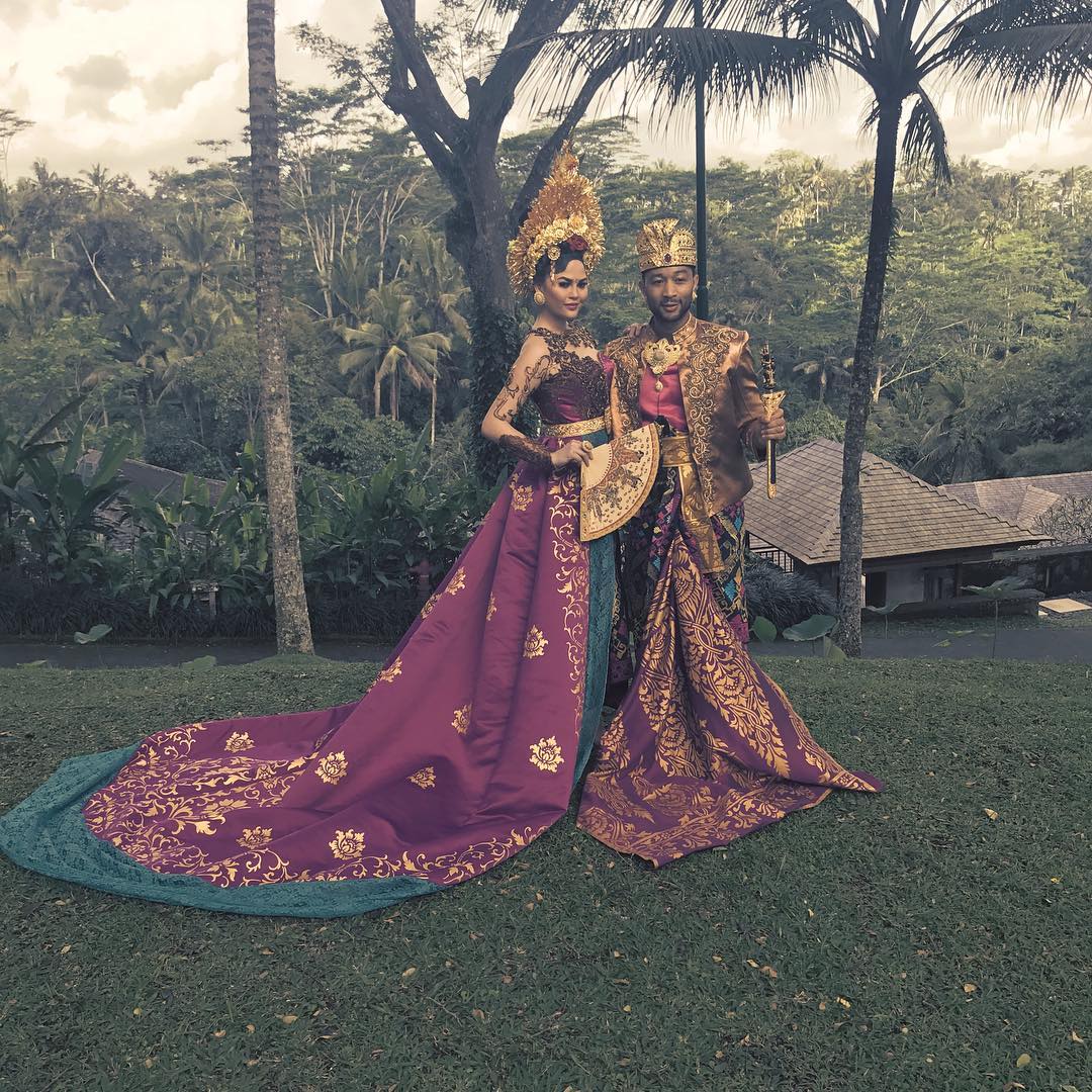 6 Artis Cantik Hollywood yang Suka Berlibur ke Bali